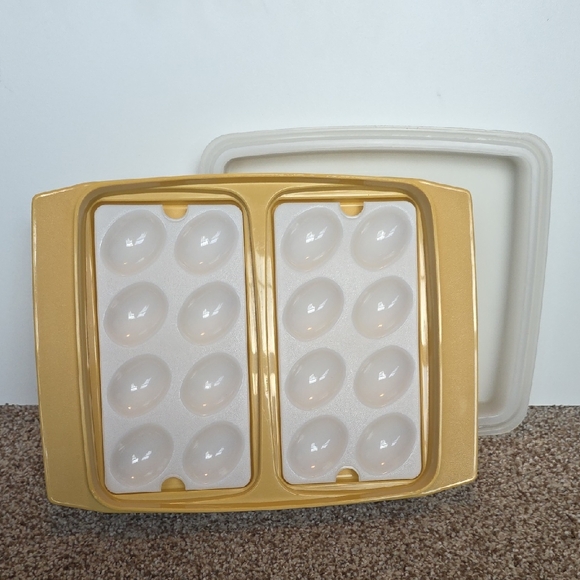 Tupperware Other - Vintage Tupperware Deviled Egg Keeper/Carrier Tray